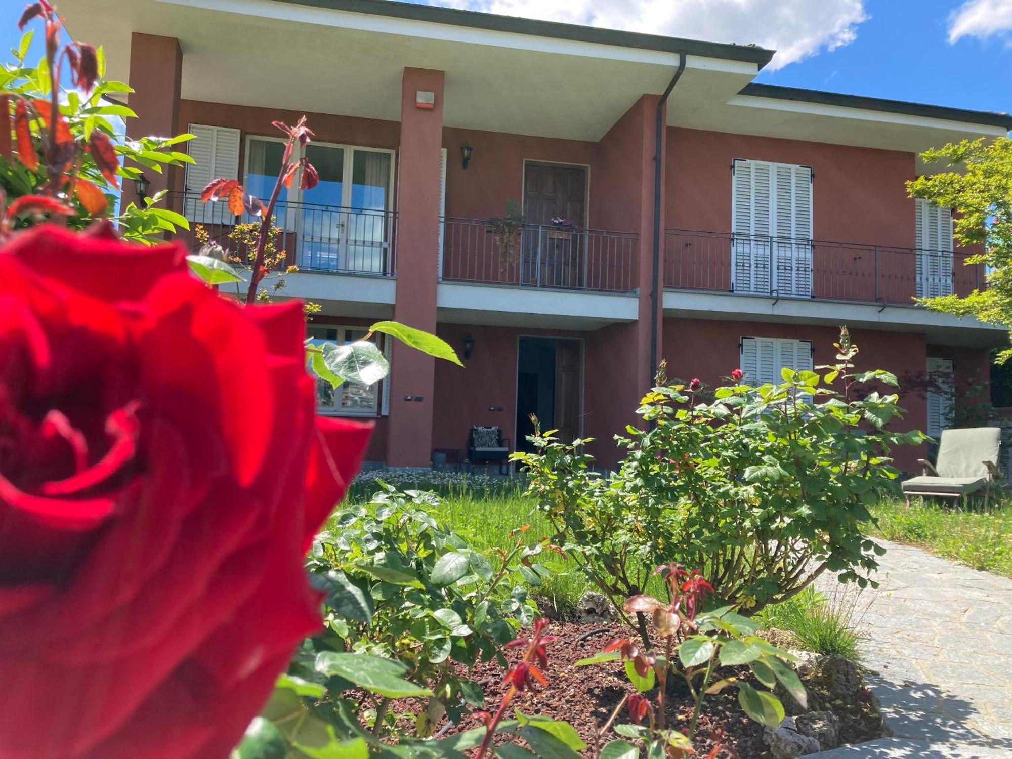 Casa Finestre Bianche Apartment Canelli Exterior photo